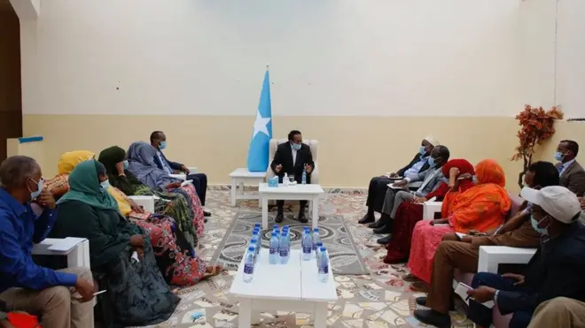 Kulanka bulshada rayidka iyo madaxwayne Farmaajo