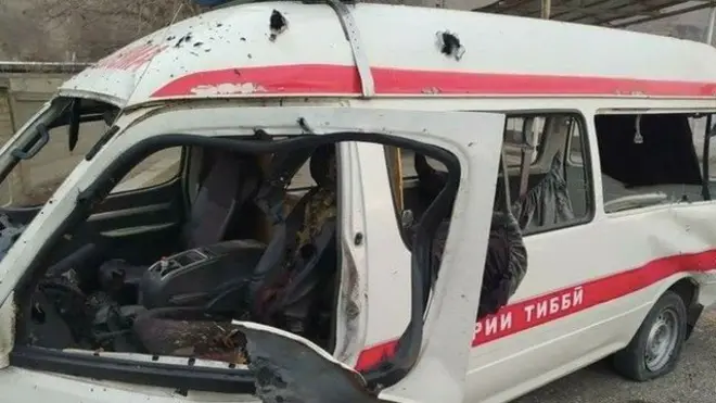 Миномёт снаряди келиб теккан Тез тиббий ёрдам автомобили