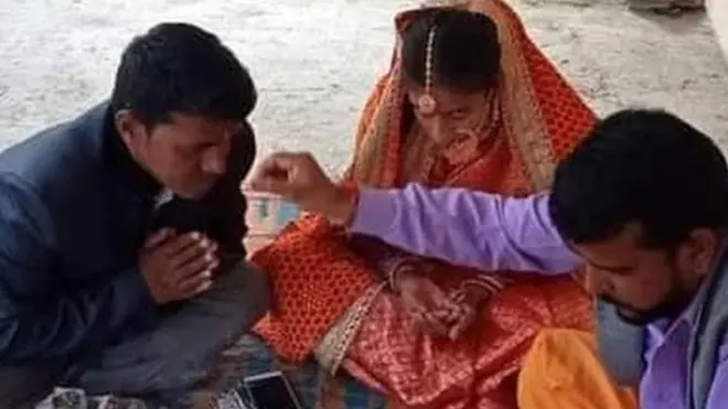 جگدیش کی شادی ایک مقامی مندر میں ہوئی تھی