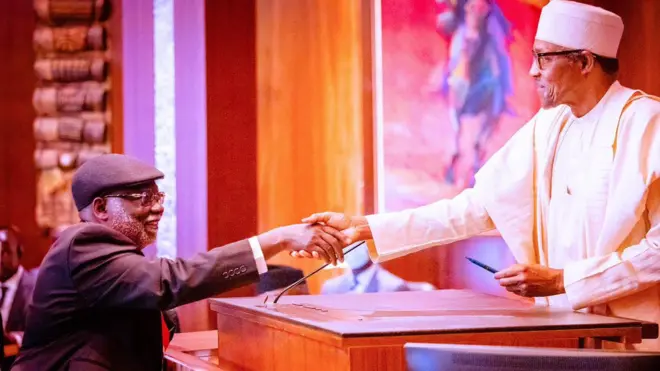 Aworan aarẹ Buhari ati adajọ agba Ariwoola