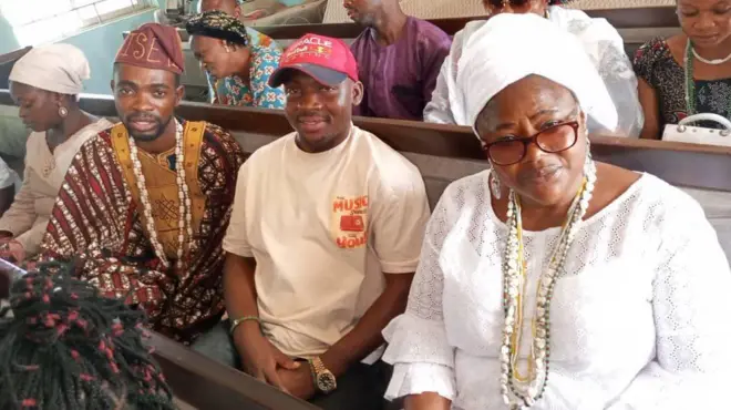 Aworan Tani Olohun nile ejo