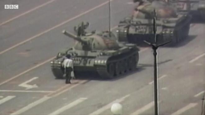 'Người chặn xe tăng': Hình ảnh Trung Quốc lãng quên