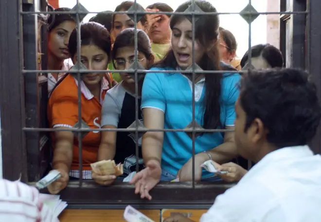 विद्यार्थिनी