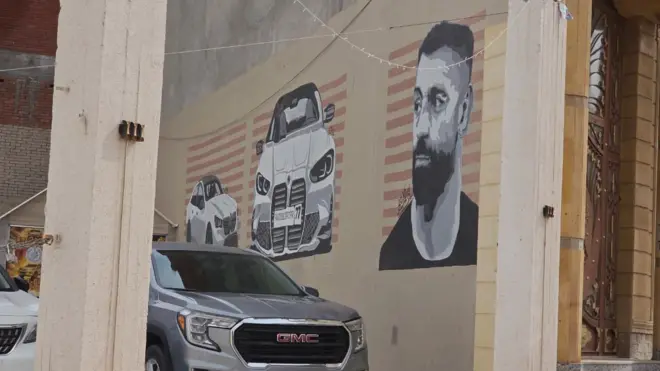 صورة محمد صلاح على جدران المنازل في مسقط رأسه بقرية "نجريج" شمال مصر 