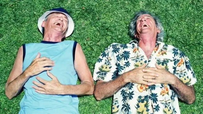 Wazee wakionesha furaha