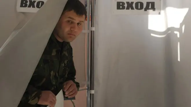 Жителі Південної Осетії голосують за двома пунктами: новий президент і назва республіки