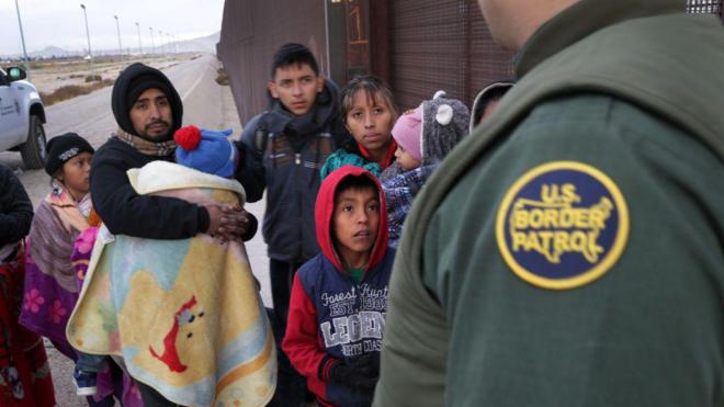 Migrantes en la frontera de EE.UU.