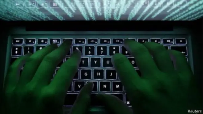 වෙබ් අඩවි සහ සමාජ මාධ්‍ය ජාල