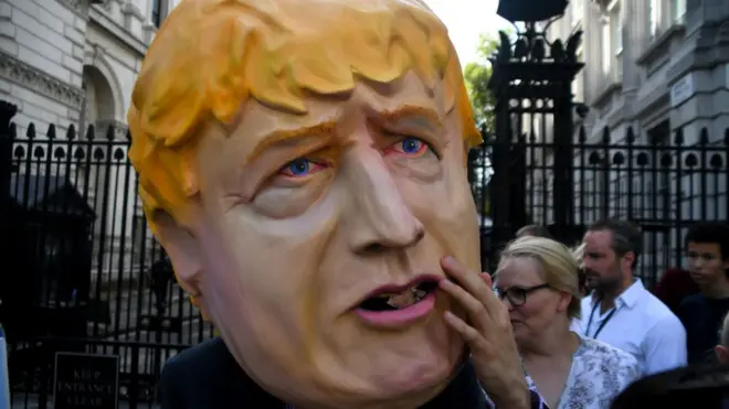 Людина у масці Джонсона