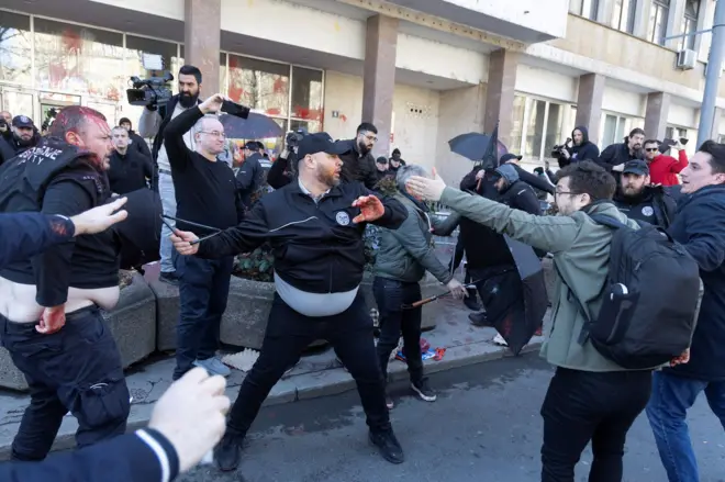 Protest ispred Skupštine Beograda