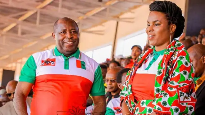 Prezida Ndayishimiye n'umupfasoni wiwe
