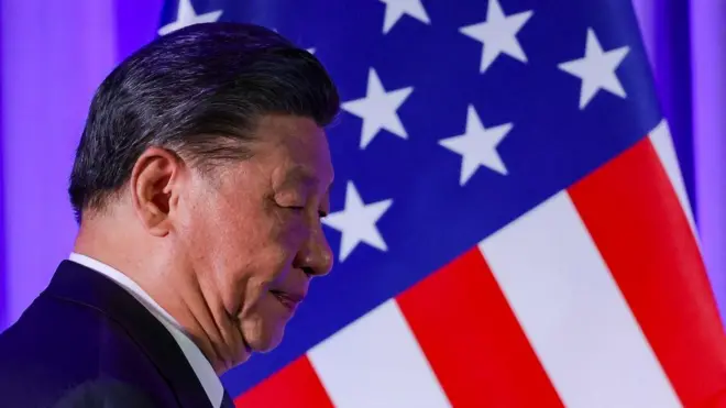 習近平在美國國旗前