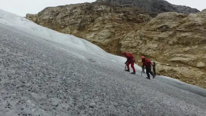 Gletser 'abadi' di Taman Nasional Lorentz, Papua akan hilang setidaknya pada 2026, dari tahun ke tahun lapisan es menyusut sebanyak 99%.