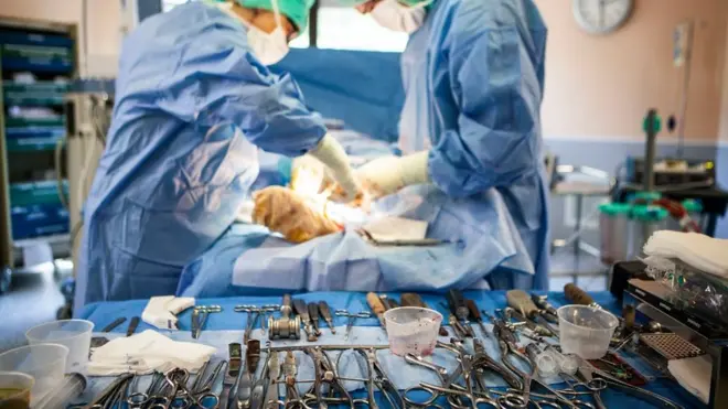 Dokter salah mengoperasi testis yang sehat dan membuat balita menjadi mandul.