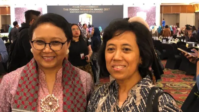Menteri Luar Negeri RI, Retno Marsudi, dan wartawan BBC Indonesia, Rohmatin Bonasir.