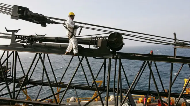 A inicios de la década de 1990, Noruega decidió crear un fondo soberano para invertir las ganancias del petróleo.