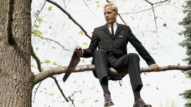 Чоловік на гілці