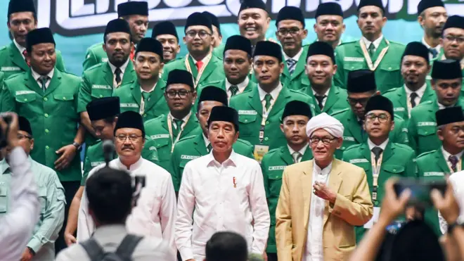 Presiden Joko Widodo bersama para petinggi PBNU dan GP Anshor.