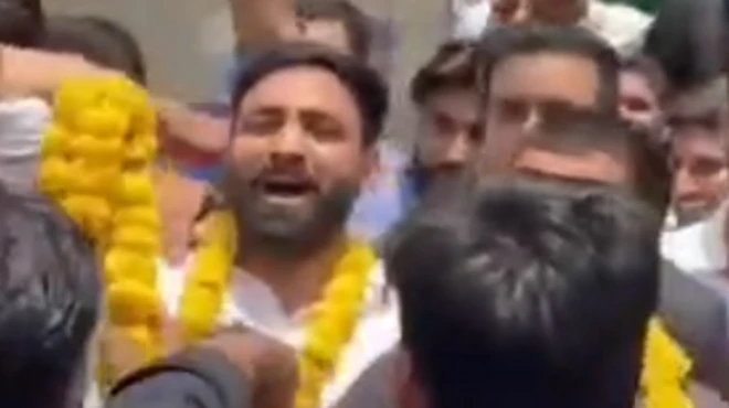 मारपीट करने वाले शख्स