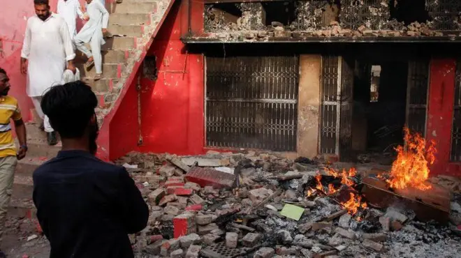 आगजनी भएको गिर्जाघर