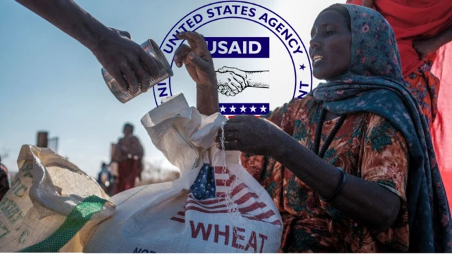 የምግብ እርዳታ የምትቀበል ሴት