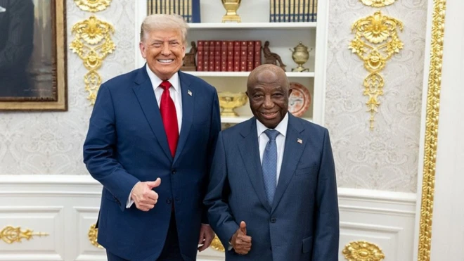 Trump con el presidente de Liberia