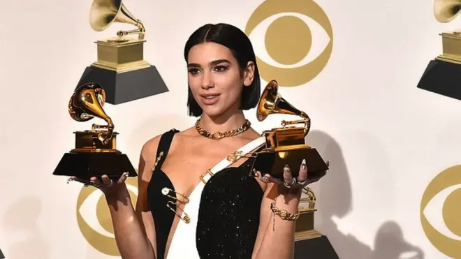 ኣብዚ ናይዚ ዓመለት ግራሚ ንሽድሽተ ሽልማት ተሓጽያ ዘላ ዱዋ ሊፓ