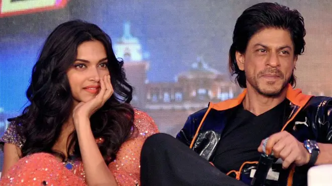 Shah Rukh Khan iyo Deepika Padukone 