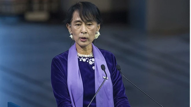 Sikap Aung San Suu Kyi pada krisis Rohingya memicu seruan agar penghargaannya dicabut.
