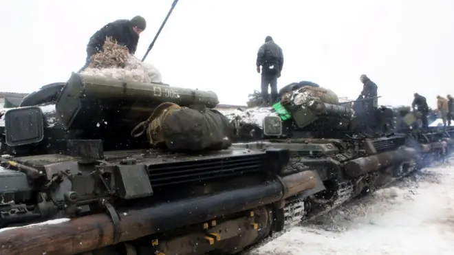 نیروهای اوکراین برای مقابله با تهاجم احتمالی روسیه به مناطق مرزی اعزام شده‌اند