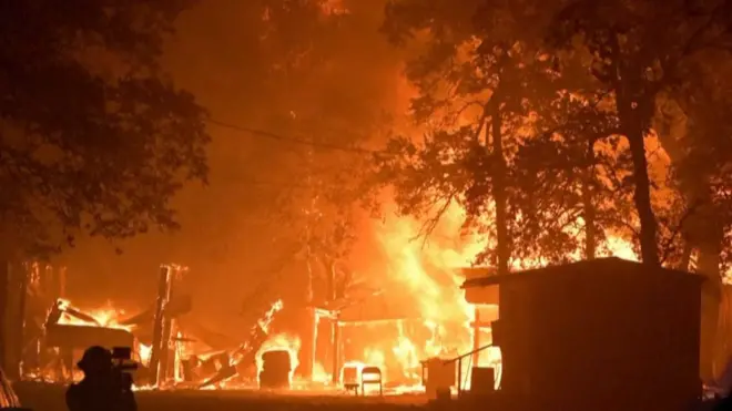 آتش‌سوزی در کالیفرنیا همچنان گسترده‌تر می‌شود