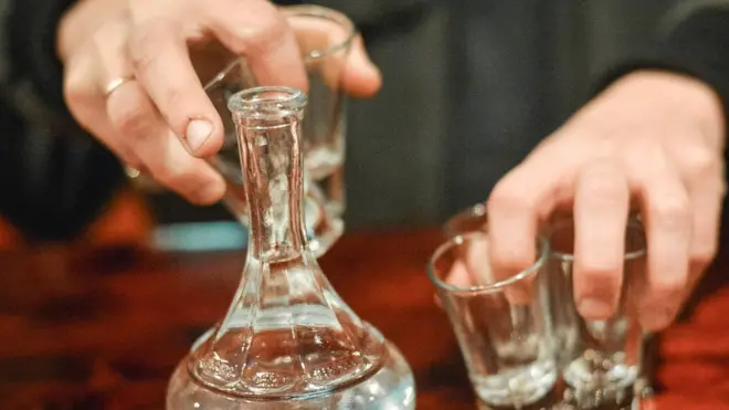 По данным следствия, все отравившиеся употребляли метиловый спирт