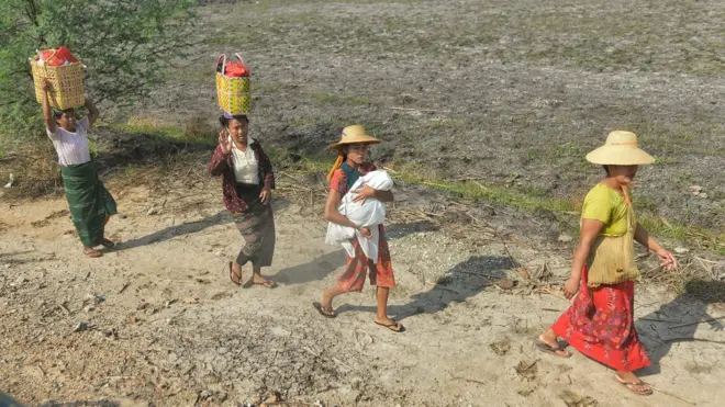 စစ်ကြောင်းထိုးလို့ ထွက်ပြေးတိမ်းရှောင်ရတဲ့ စစ်ကိုင်းတိုင်းထဲက ရက်သားအရွယ်မီးနေသည်မိခင်