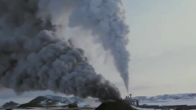 في أيسلندا، اكتملت محاولة التنقيب عن الطاقة الحرارية الجوفية في قلب بركان خامد منذ 700 عام على الجزيرة البيضاء.