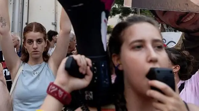 तेल अवीव में विरोध प्रदर्शन