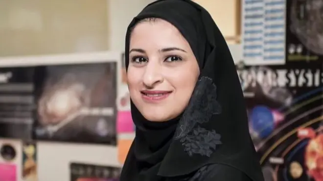 سارة الأميري المرأة التي تقود بعثة الإمارات إلى المريخ