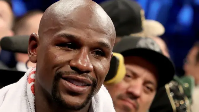 Мейвезер радіє перемозі