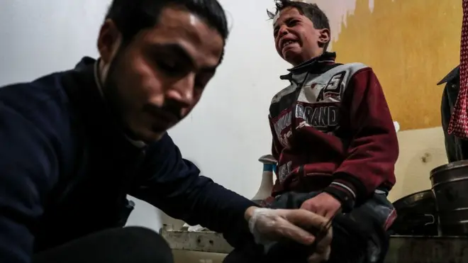 ناشطون معارضون يفيدون بتعرض 10 بلدات في الغوطة الشرقية للقصف