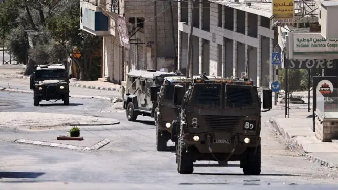 مركبات عسكرية إسرائيلية.