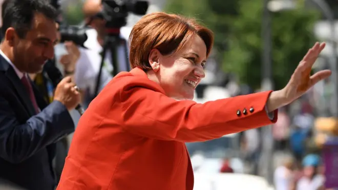 Akşener