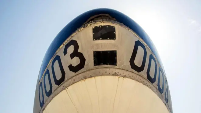 Носовой обтекатель B-52