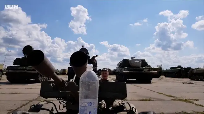 Bottle Cap Challenge - як впоралися українці