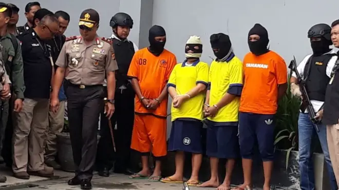 SS ditangkap di wilayah Jambi, sesuai dengan petunjuk yang diperoleh dari istrinya.