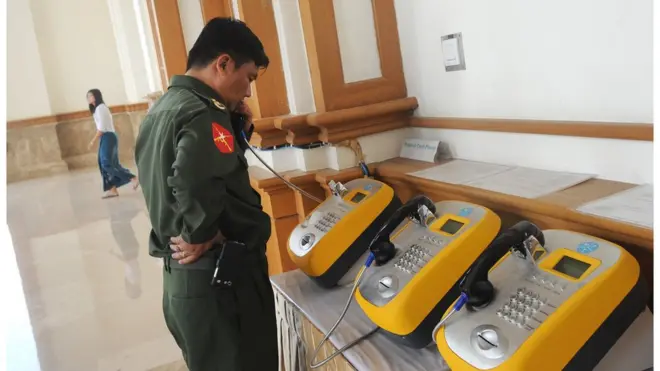 တပ်မတော်သားကိုယ်စားလှယ်တွေအရင်ရက်က ၇၀ကျော် စာရင်းပေးထားခဲ့ပေမယ် တကယ်ဆွေးနွေးတော့ မပါလာပါဘူး။