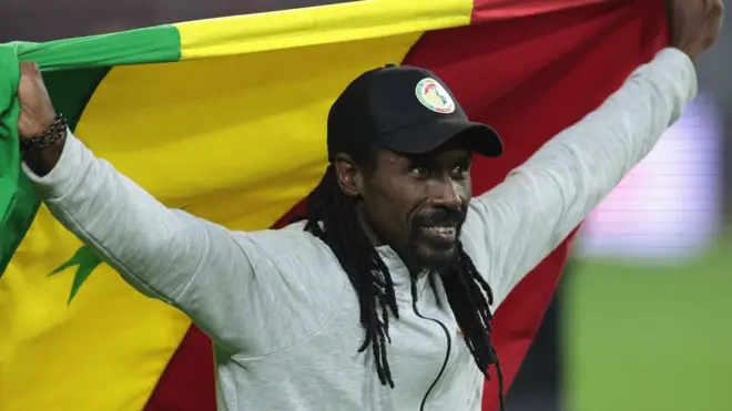 Le sélectionneur du Sénégal, Aliou Cissé, célèbre la victoire de la Coupe d'Afrique des Nations