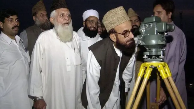 مفتی منیب الرحمان کی صدارت میں مرکزی رویت ہلال کمیٹی کے صرف چار ماہ ہی اجلاس ہوتے ہیں اس وجہ سے یہ خبروں کی زینت بن جاتے ہیں