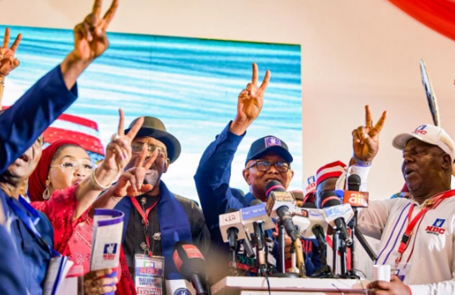 Foto Peter Obi, Seriake Dickson ọtụtụ ndị ọzọ bịara na nnukwu ọgbakọ NDC mere n'Abuja n'ụbọchị Satọde 9 Mee, 2026