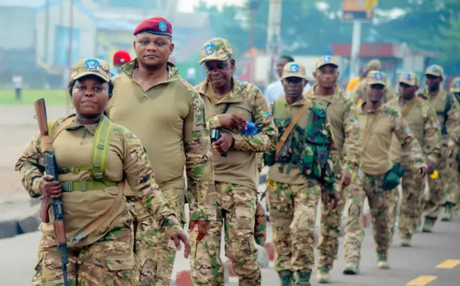 Abasirikare ba FARDC bari ku murongo 