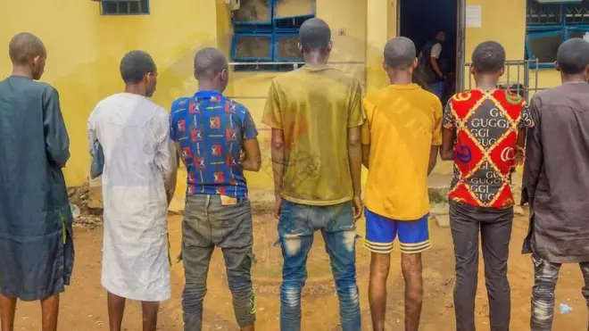 Awọn ọkunrin meje ti wọn kọ ẹyin si ẹrọ ayaworan