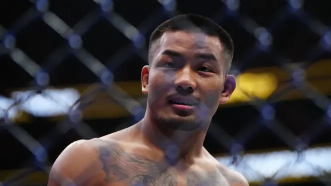 ၂၀၂၅ ခုနှစ်၊ ဒီဇင်ဘာတုန်းက ပြုလုပ်ခဲ့တဲ့ ချန်ပီယံခါးပတ်ရရှိရေးထိုးသတ်ပွဲအပြီးမှာ မြင်ရတဲ့ ဗန်